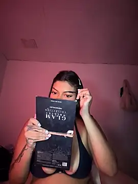 jennifer oliveira online show from December 2, 2025, 11:48 am