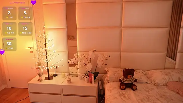 Lilly Colins online show from February 7, 2026, 7:39 pm