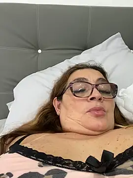 AntonellaAlondra4 online show from February 13, 2025, 5:01 pm