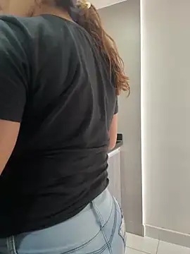 AntonellaAlondra4 online show from November 25, 2025, 2:28 pm