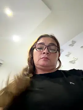 AntonellaAlondra4 online show from January 7, 2026, 11:51 pm