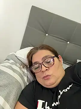 AntonellaAlondra4 online show from March 25, 2026, 4:24 pm