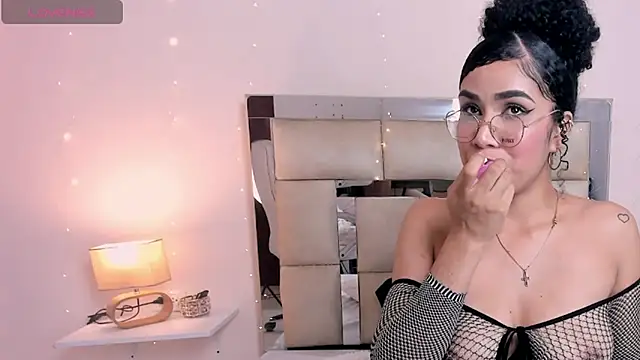 Snapshot of saraandstiven chatting on January 13, 2025, 7:43 am saraandstiven online show from January 13, 2025, 7:43 am