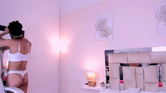 Snapshot of saraandstiven chatting on March 20, 2025, 6:30 am saraandstiven online show from March 20, 2025, 6:30 am