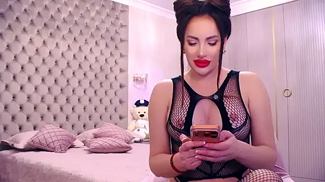 TianaPosh online show from April 2, 2026, 8:50 pm