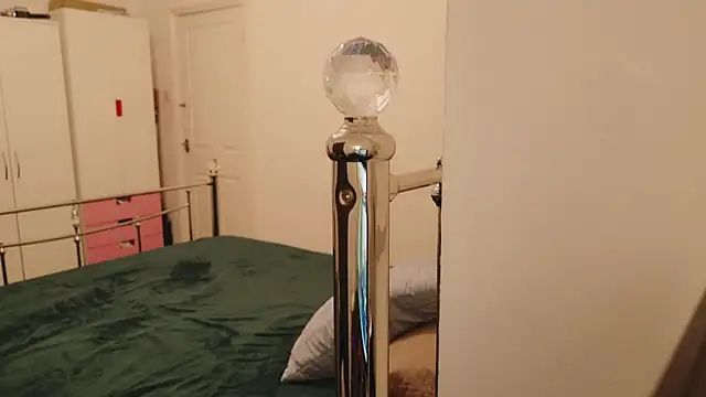 karlaolivia online show from October 20, 2025, 8:48 am