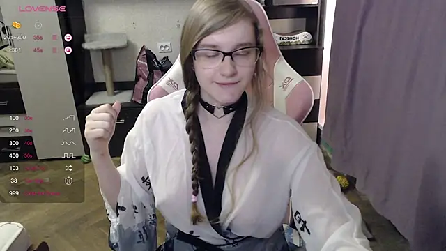 Snapshot of Tomato_Tease chatting on October 21, 2025, 2:07 pm Tomato Tease online show from October 21, 2025, 2:07 pm