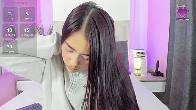 nicolle pierce online show from March 31, 2026, 10:04 am