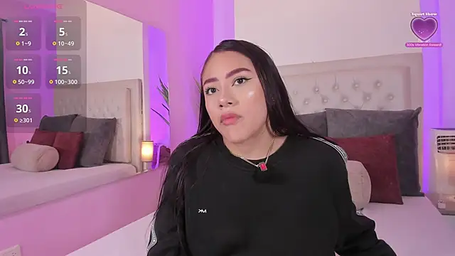 nicolle pierce online show from April 10, 2026, 11:26 am