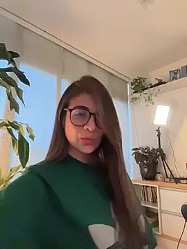 MariaIsabella8 online show from April 7, 2026, 10:09 pm