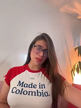 MariaIsabella8 online show from June 17, 2026, 9:16 pm