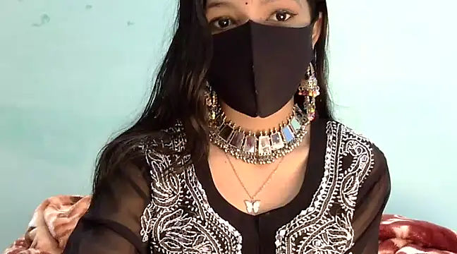 Snapshot of Cute_Alaina chatting on February 26, 2025, 5:42 am Cute Alaina online show from February 26, 2025, 5:42 am