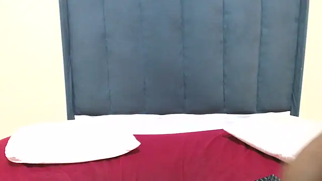 kittykhloe22 online show from March 10, 2025, 6:16 am