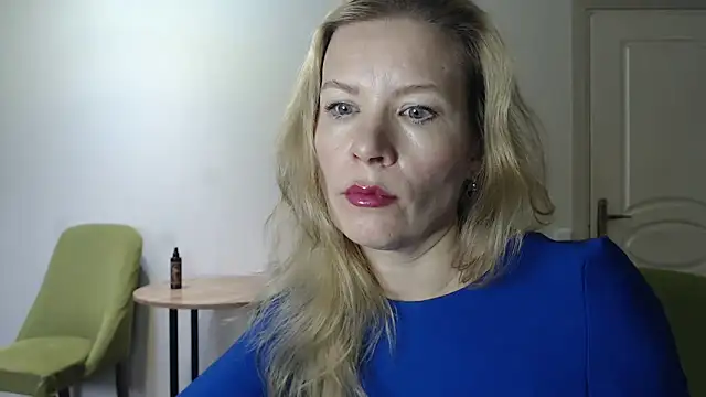 Juli julyyy online show from December 24, 2024, 4:55 am