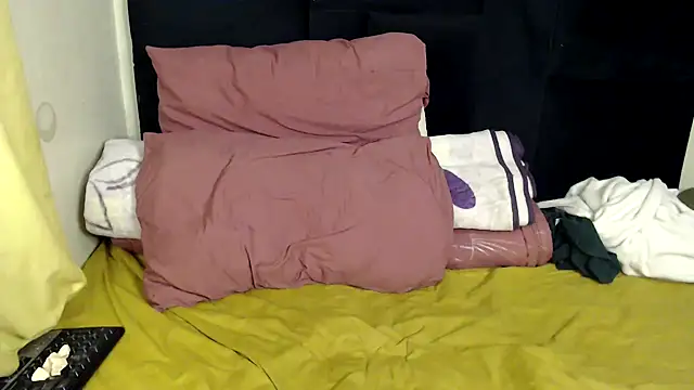 Busty-Londie online show from October 27, 2025, 12:04 am