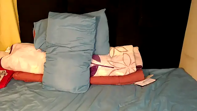 Busty-Londie online show from February 2, 2026, 7:34 pm