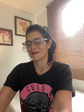 MireyaTorresGu online show from March 17, 2026, 4:43 pm