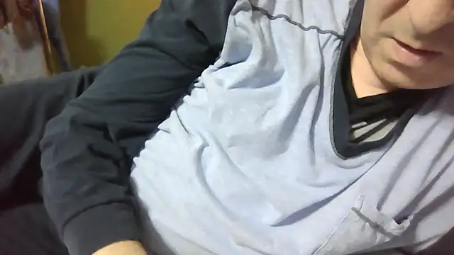 Snapshot of brtbrlss chatting on November 15, 2025, 6:04 pm brtbrlss online show from November 15, 2025, 6:04 pm