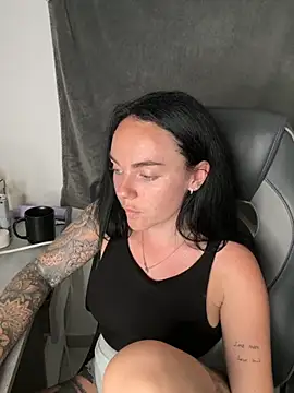 yorkshiregal online show from October 22, 2025, 8:19 pm