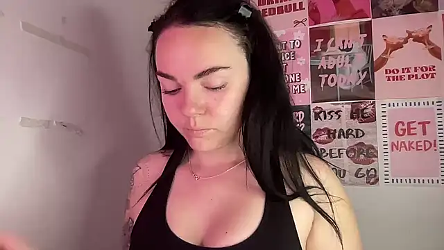 yorkshiregal online show from February 13, 2026, 6:53 am