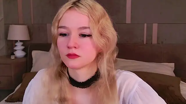 Snapshot of NaomiLoys chatting on March 7, 2025, 11:49 pm NaomiLoys online show from March 7, 2025, 11:49 pm