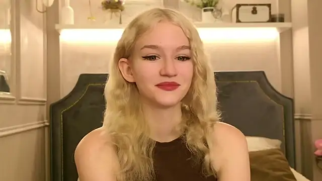 Snapshot of NaomiLoys chatting on September 22, 2025, 10:50 am NaomiLoys online show from September 22, 2025, 10:50 am