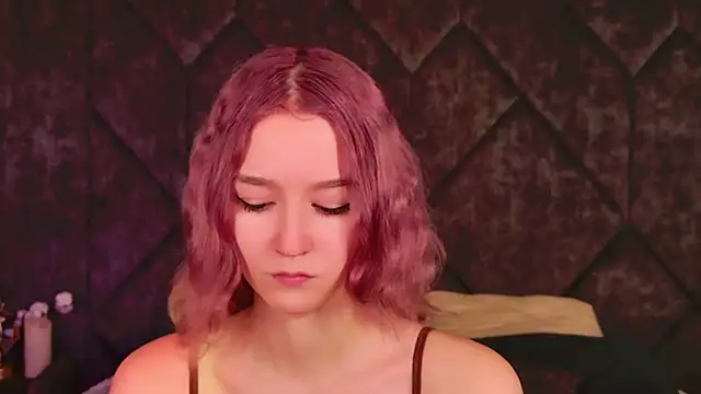 Snapshot of NaomiLoys chatting on October 2, 2025, 5:47 am NaomiLoys online show from October 2, 2025, 5:47 am