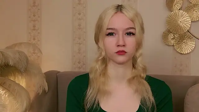 NaomiLoys online show from November 12, 2025, 11:21 am