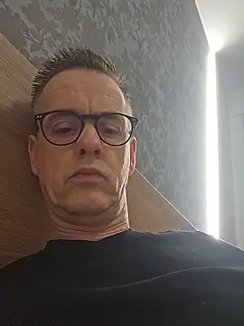 Hectorthyssen1 online show from January 14, 2026, 10:03 pm