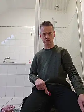 Hectorthyssen1 online show from February 13, 2026, 4:03 pm