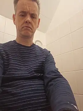 Hectorthyssen1 online show from April 17, 2026, 6:22 pm