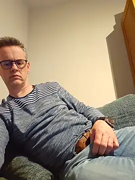 Hectorthyssen1 online show from April 25, 2026, 10:07 pm