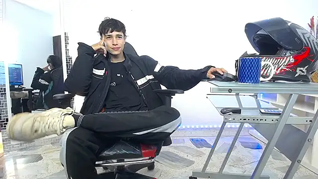 Zacktk7 online show from December 13, 2024, 11:17 pm