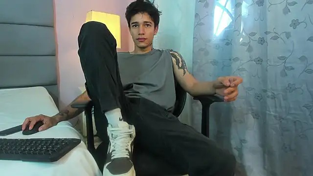 Zacktk7 online show from January 29, 2025, 2:32 pm