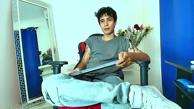 Zacktk7 online show from February 12, 2025, 8:18 pm