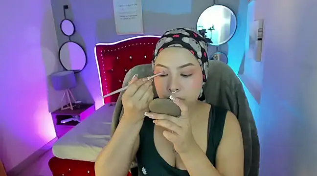 Namiko Park online show from February 5, 2025, 4:36 pm