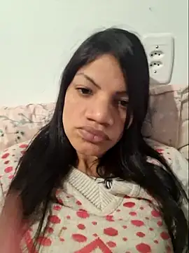 Snapshot of charllottebrasilian chatting on June 18, 2026, 1:17 am charllottebrasilian online show from June 18, 2026, 1:17 am