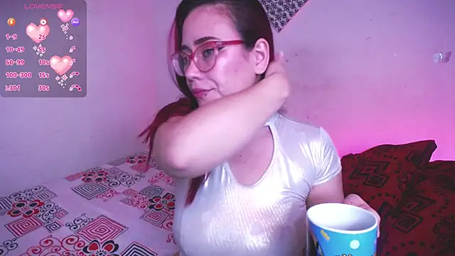 zarquita99 online show from October 31, 2025, 9:32 am