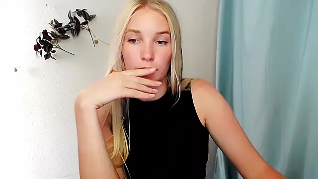 Queen ofLove online show from June 11, 2026, 2:26 pm