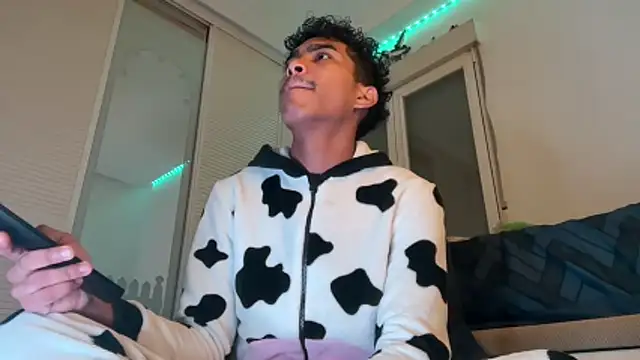 Ryan-hot online show from November 30, 2025, 12:31 pm