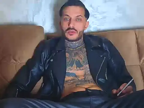 MentoXXL online show from November 1, 2025, 5:26 pm