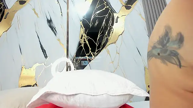 Snapshot of sophiee_evanss_ chatting on February 21, 2025, 10:07 am sophiee evanss online show from February 21, 2025, 10:07 am