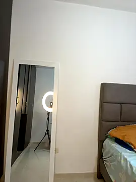 Snapshot of sophiee_evanss_ chatting on November 19, 2025, 1:11 pm sophiee evanss online show from November 19, 2025, 1:11 pm