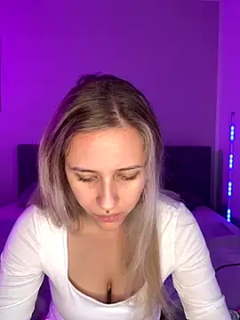 lunawolf21 online show from November 25, 2025, 7:30 am