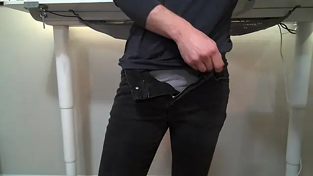 katbot online show from December 18, 2024, 5:10 pm