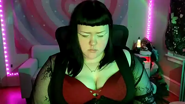Snapshot of Flamefairy710 chatting on October 23, 2025, 10:52 pm Flamefairy710 online show from October 23, 2025, 10:52 pm