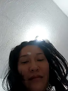 luxandracon23 online show from October 24, 2025, 3:19 pm