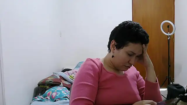 luxandracon23 online show from February 13, 2026, 9:33 pm