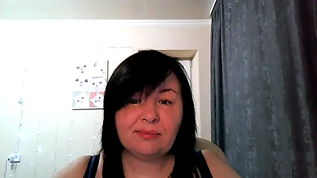 Snapshot of EmiliaLooo chatting on June 5, 2026, 3:57 am EmiliaLooo online show from June 5, 2026, 3:57 am