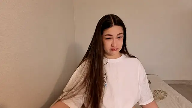 Snapshot of Aria_Blisss chatting on May 22, 2026, 1:24 am Aria Blisss online show from May 22, 2026, 1:24 am